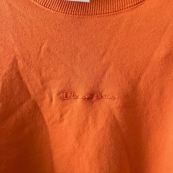 Champion Crewneck - Picture 2 of 3